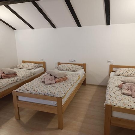 Naid Apartmani Kulen Vakuf Bagian luar foto