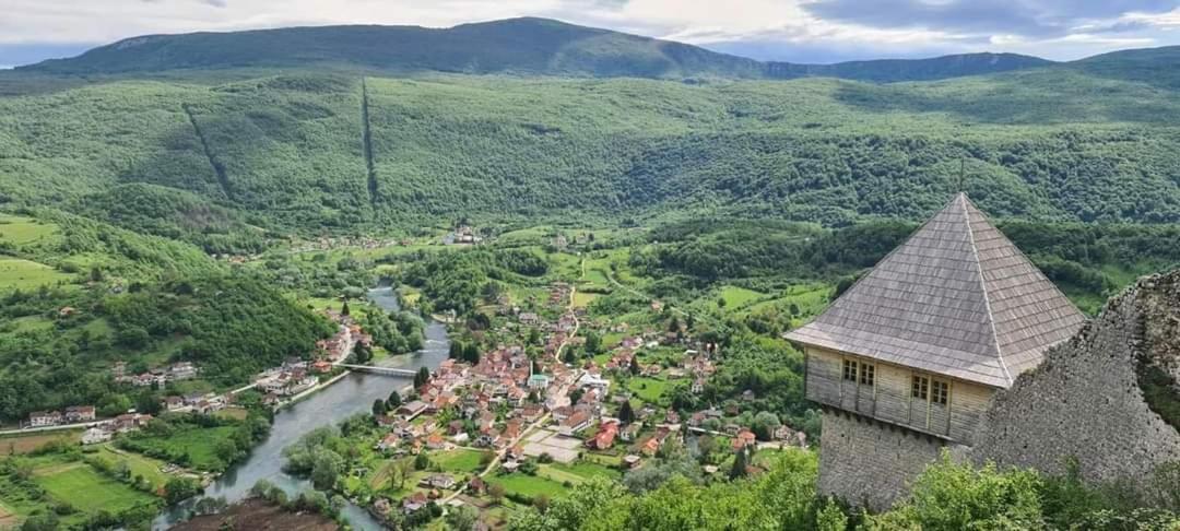 Naid Apartmani Kulen Vakuf Bagian luar foto