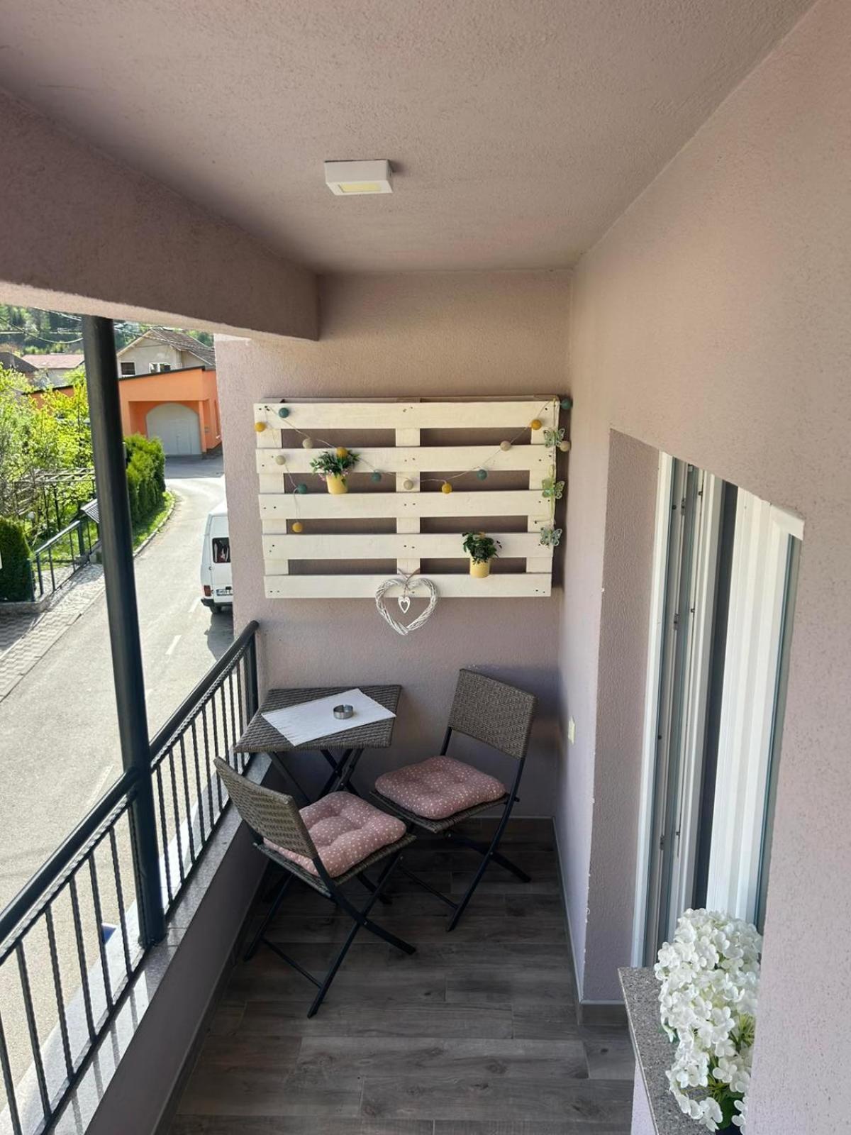 Naid Apartmani Kulen Vakuf Bagian luar foto
