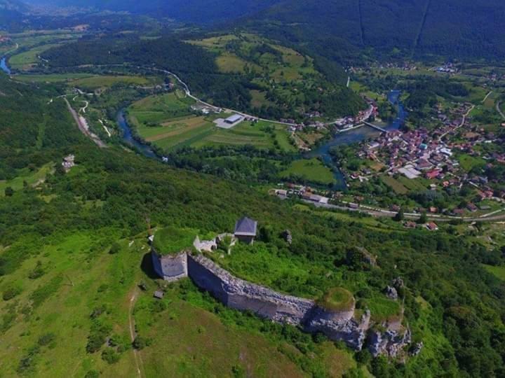 Naid Apartmani Kulen Vakuf Bagian luar foto