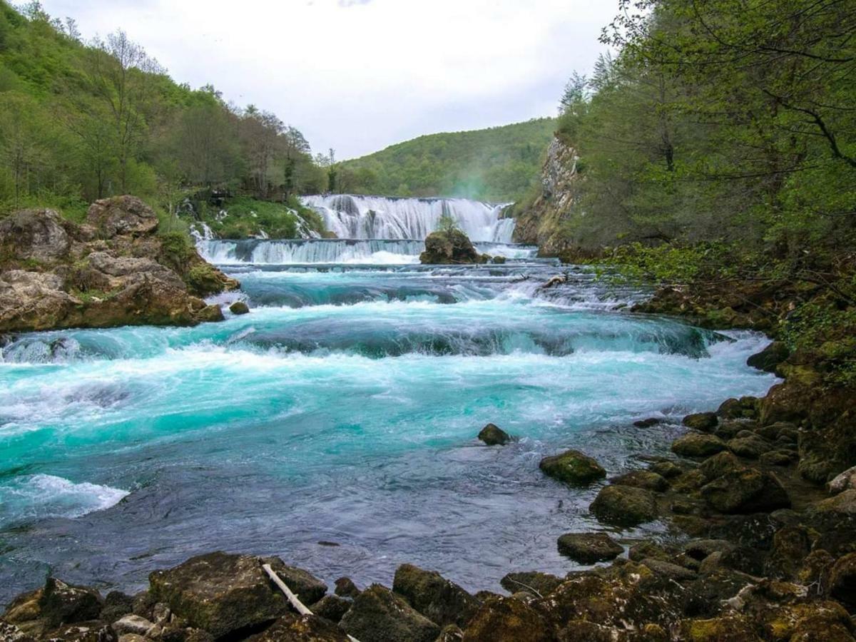 Naid Apartmani Kulen Vakuf Bagian luar foto