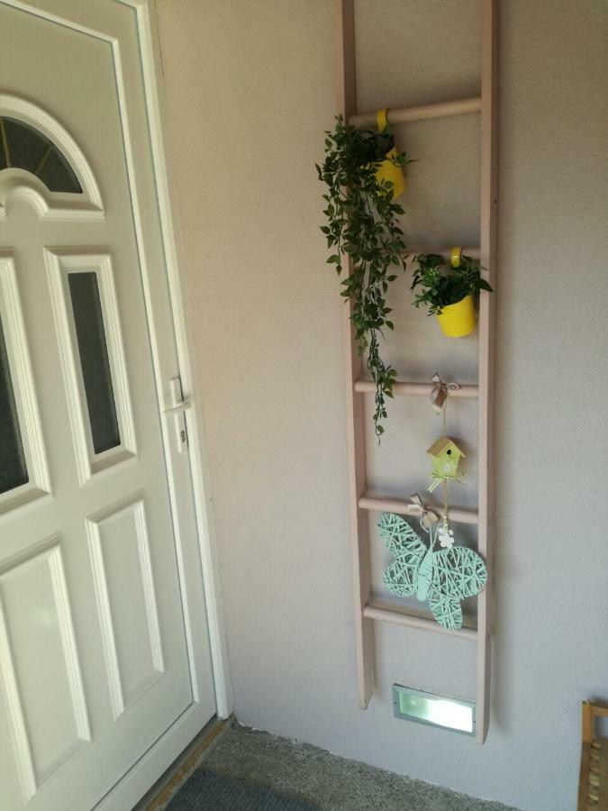Naid Apartmani Kulen Vakuf Bagian luar foto